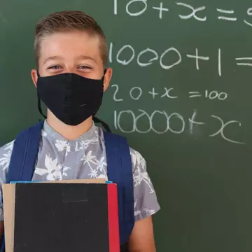 Școlile se redeschid în condiții normale. Ce măsuri de prevenție trebuie să ia elevii și profesorii