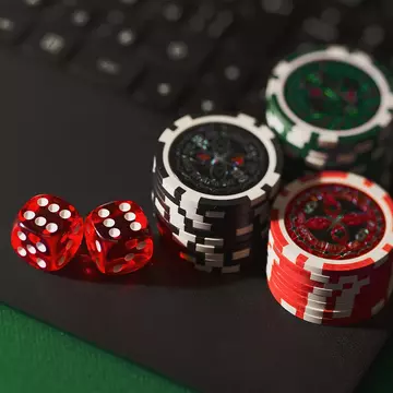 Intră în lumea jocurilor de casino și plasează pariuri online