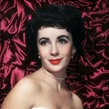 Elizabeth Taylor, trucuri de frumusețe valabile și astăzi. Cum a reușit să devină un beauty icon
