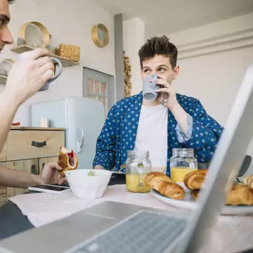 Cum amenajezi bucătăria de la birou: 4 obiecte necesare