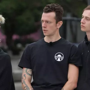 Jean Gavril și Dinu, întâmpinați cu spray împotriva COVID la cazare, în America Express / FOTO