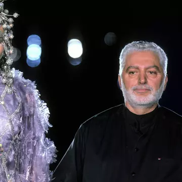 Viața de roman a lui Paco Rabanne. Și-a pierdut tatăl într-un mod groaznic și a moștenit talentul de la mama sa, croitoreasă pentru Balenciaga