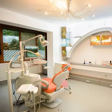 Cele mai importante beneficii pe care ți le oferă implanturile dentare