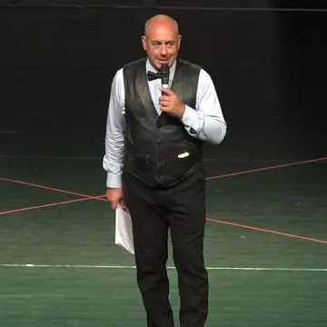 Emil Mitrache din „La bloc”, ajutat financiar pentru a se putea opera. Ce salariu avea „Americanul” la PRO TV / Video