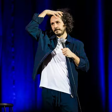 Cine este și cum arată soția lui Costel Bojog. Comediantul are o familie superbă!