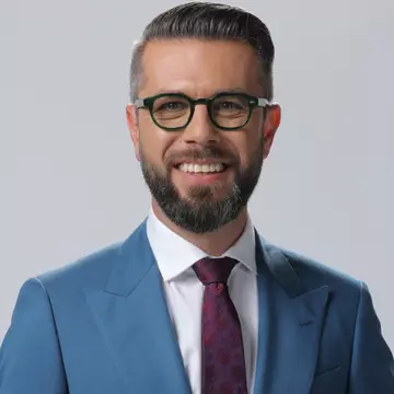 Daniel Osmanovici: "E greu să fii tată de fată și să nu te transformi în arici". Ce spune despre soția sa, după 20 de ani de relație / Exclusiv