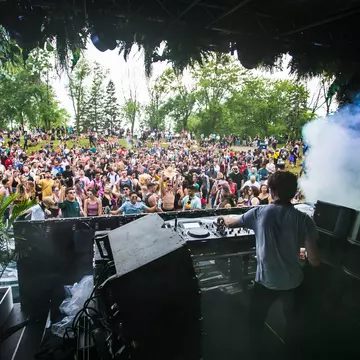 Ce să porți la un festival de muzică pentru a te simți confortabil?