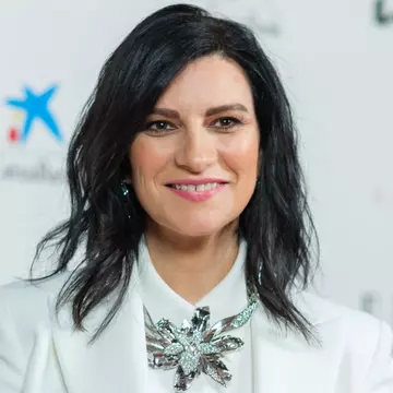 Laura Pausini s-a căsătorit după 18 ani de relație. Cum a arătat rochia de mireasă