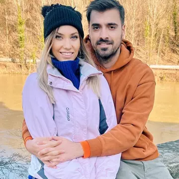 Liviu Teodorescu și soția sa vor avea o fetiță. Cântărețul a dezvăluit ce nume va purta copilul