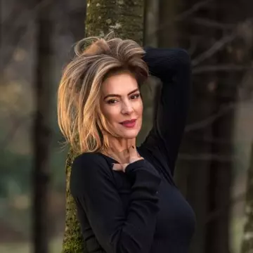 Roxana Ciuhulescu, despre viața de familie, împliniri și compromisuri: “Am învățat din fragedă copilărie să mă imunizez la răutăți” / Exclusiv