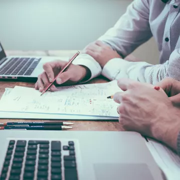 Sondaj eJobs: 6 din 10 angajatori au bugetat majorări salariale pentru 2023. Mai mult de o treime vor oferi un plus între 5% și 10% la salariu