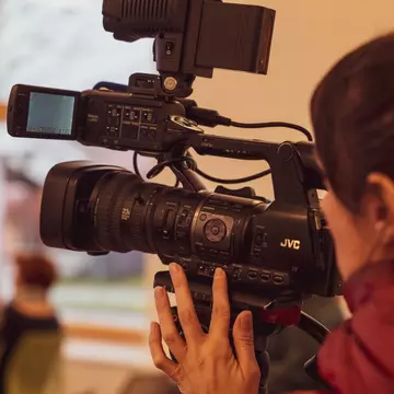 Serviciile de producție video, unica șansă a companiilor mici să rivalizeze cu marile branduri din domeniu!