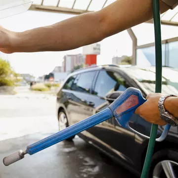 Afacere profitabilă cu bani puțini în 2023 - spălătorie self service în sistem de franciză