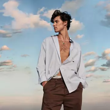 Tommy Hilfiger and Shawn Mendes colaborează pentru o colecție vizând un viitor mai bun cu Classics Reborn pentru primăvara 2023