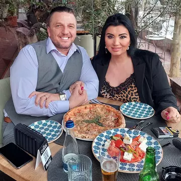 Adriana Bahmuțeanu a amânat nunta cu iubitul. De ce nu se mai căsătorește vara aceasta