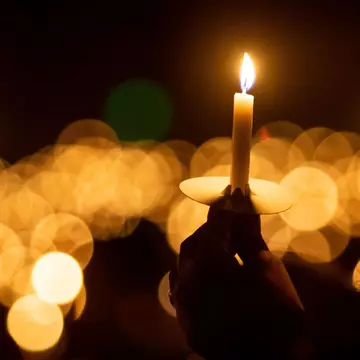 Ce faci cu lumânarea de la Înviere. Sfaturile părintelui Vasile Ioana: „Aceasta nu este o lumânare obișnuită” / Video