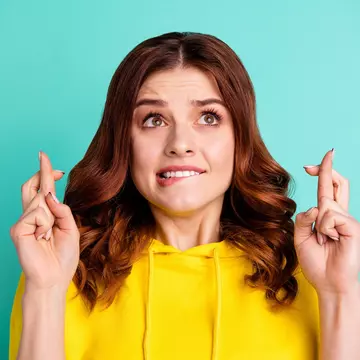 Zodii care atrag ghinion la începutul lunii mai. Sunt urmărite de necazuri și probleme