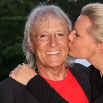 Ce face Simona Secrier de Paște. "Am rămas singură!" Prin ce trece văduva lui Mihai Constantinescu la patru ani de la moartea artistului