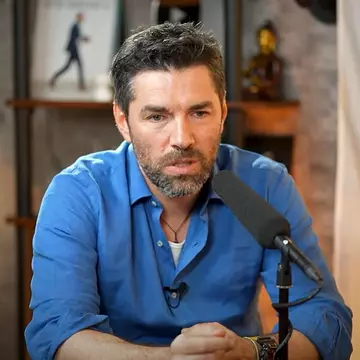 Alex Dima, de la profesor de religie la jurnalist. „Mie Dumnezeu mi-a arătat din când în când: 'Fraiere, sunt aici!' ” / Video