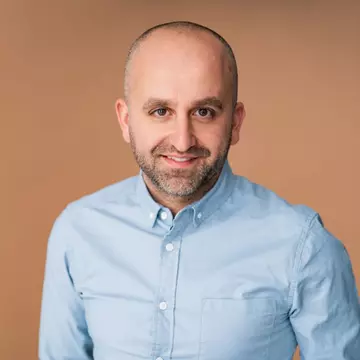 Piața muncii, după primul semestru: peste 160.000 de joburi noi și 4,4 milioane de aplicări. Vara începe cu o creștere fulminantă a joburilor din turism