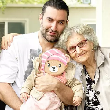 Smiley spune că va evita să mai posteze fotografii cu fiica lui. "Nu înțeleg de ce oamenii sunt atât de curioși să o vadă!"