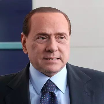 Silvio Berlusconi și scandalurile sexuale care l-au făcut faimos. "Sultanul propriului său harem" avea o avere colosală