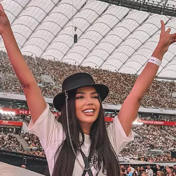 Cât le-au costat pe Nicole Cherry și Larisa Udilă biletele la concertul lui Beyonce din Polonia. Au stat în primele rânduri