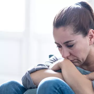 Cum îi ajutăm pe cei dragi să câștige lupta cu depresia. Sfaturile psihoterapeutului