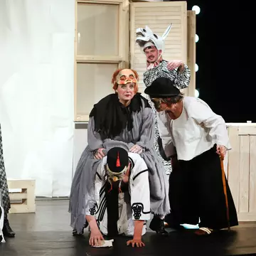 Amor, trădare şi vitriol într-un spectacol provocator cu celebra comedie "D-ALE CARNAVALULUI"