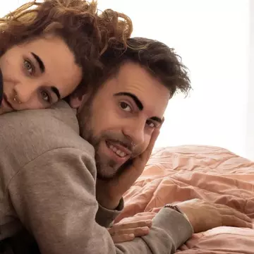 O femeie care are doi copii cu fratele ei vitreg luptă pentru dreptul de a se căsători cu acesta