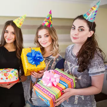 Cele mai inspirate cadouri pentru aniversarea unui prieten/prietene