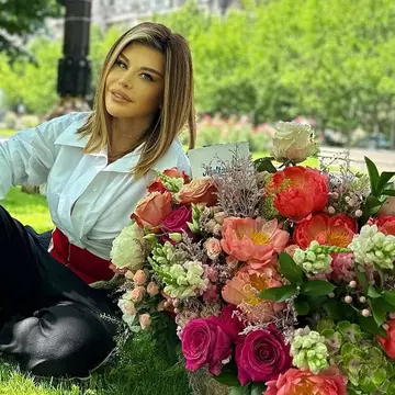 Loredana, petrecere de pomină de ziua ei. Artista a împlinit 53 de ani și a atras toate privirile cu ținuta ei