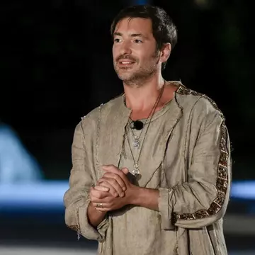 Primele imagini de la Insula Iubirii. Concurenţii au vizitat resortul în care partenerii lor vor locui alături de ispite