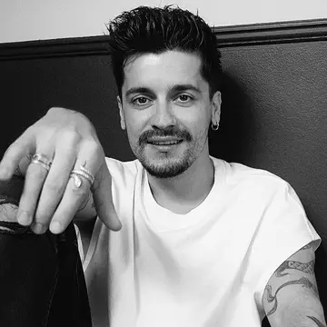 WRS, în vacanță cu iubitul. Cum s-au fotografiat cei doi pe plajele din Spania. "M-am și îndrăgostit acum!"