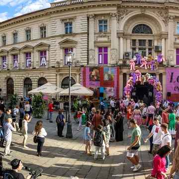 Vedete și personalități la Avanpremiera Art Safari Love Edition