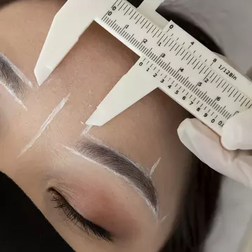 Cum să devii un profesionist în laminarea sprâncenelor