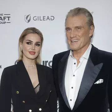 Dolph Lundgren s-a căsătorit cu Emma Krokdal, iubita cu 38 de ani mai tânără, în Grecia
