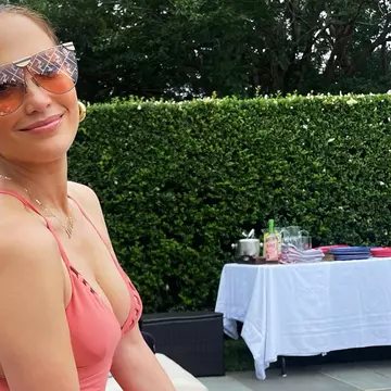 Jennifer Lopez și secretele ei pentru un ten impecabil la 53 de ani. „Nu am făcut niciodată Botox!"