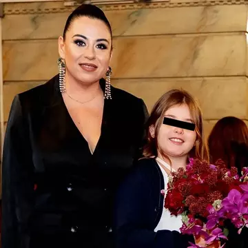 Oana Roman, îngrijorată pentru fiica ei, Isabela. „Face febră, dar nu știm de la ce”