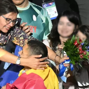 Cine sunt părinții lui David Popovici, cu ce se ocupă și ce sacrificii au făcut pentru sportiv