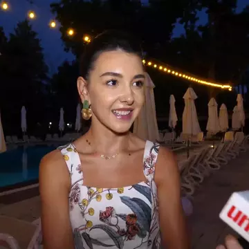 Fiica lui Sasha Lopez și a Xeniei Piciughin are peste 45 de zboruri la activ, la doar 3 ani. „E normalitatea ei” / Video exclusiv