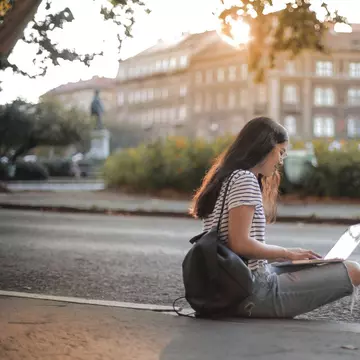 Cum pot programele de cursuri de engleză Cambridge să te propulseze în mediul școlar sau în cariera viitoare?