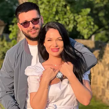 Deea Maxer și Robert Drilea, vacanță de lux în Dubai. Cât costă un sejur la hotelul de 5 stele la care s-au cazat