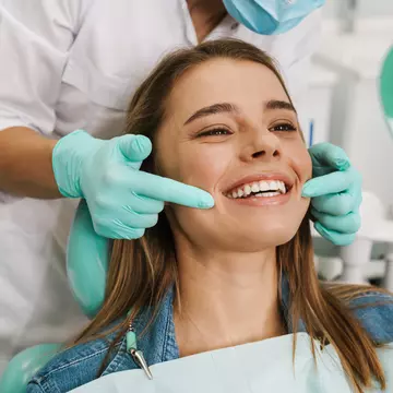 E albirea dentară eficientă în cazul fumătorilor? Explicațiile medicului stomatolog