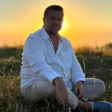 Horia Brenciu, imagini rare alături de Toma, fiul adoptat. Cei doi au filmat un videoclip împreună