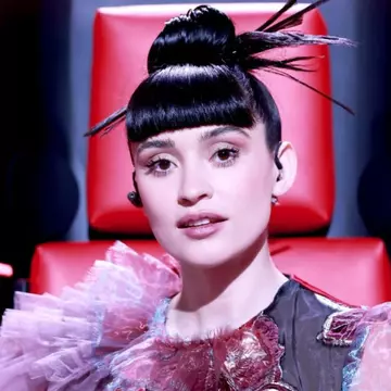 Irina Rimes, îmbrăcată într-o creație a unei foste concurente Chefi la Cuțite: „Iubesc rochia asta”