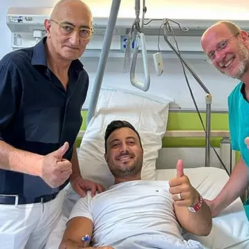 Valentin Sanfira, operat de urgență într-un spital din Italia. Ce a pățit artistul