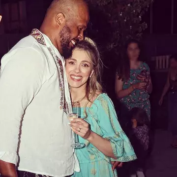 Cabral și Andreea Ibacka, un cuplu modern. El calcă rufe, ea montează mobila. La cine stau banii: „Eu sunt banca” / Exclusiv