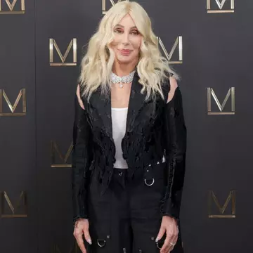 Cher, acuzată că și-a răpit propriul fiu. Elijah Blue Allman se afla într-un hotel cu soția sa