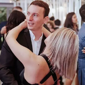 Denis Roabeș a devenit tată pentru prima dată. Prima fotografie cu fetița solistului "The Motans"